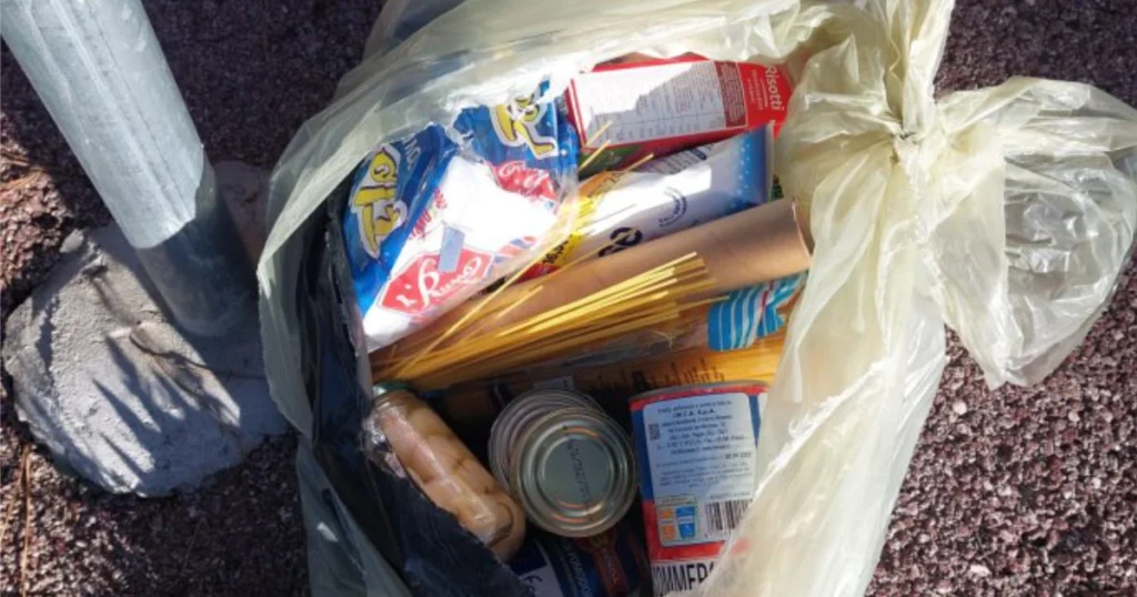 Ariano Irpino pasti caritas buttati